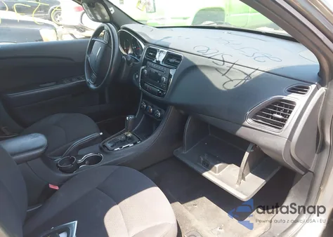 2012 Chrysler 200 Lx z USA, uszkodzony, nr VIN 1C3CCBAB3CN273526